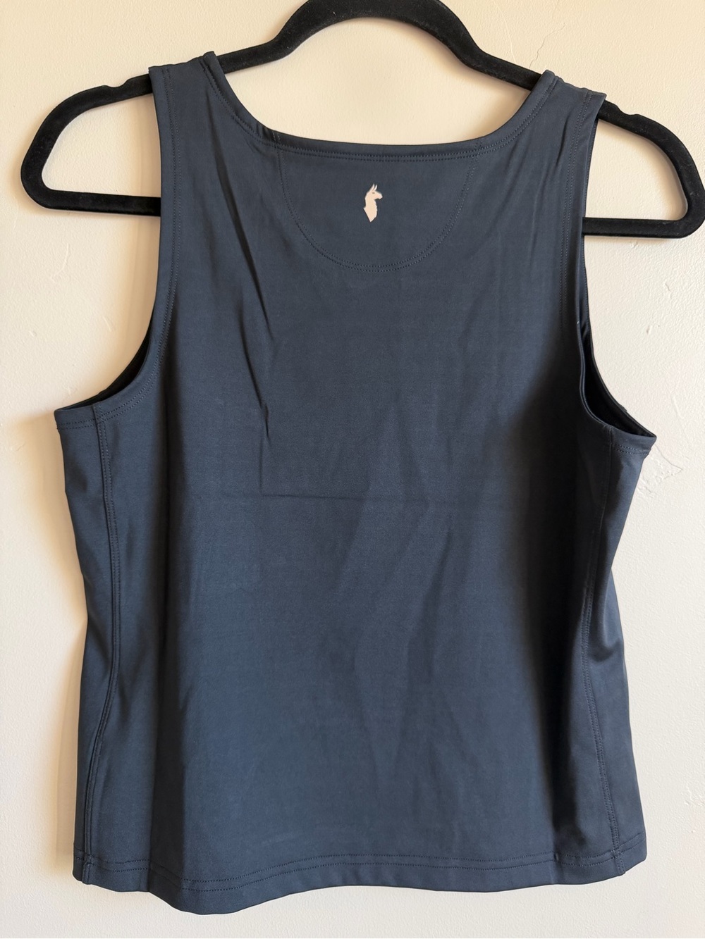 Women’s Cotopaxi Workout Tank Size Medium - Picture 2 of 3